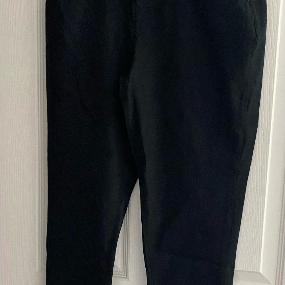 Women's Elegant Black Capris